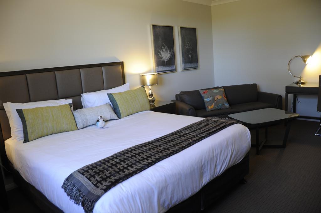 Riverside Oaks Golf Resort Cattai Екстер'єр фото