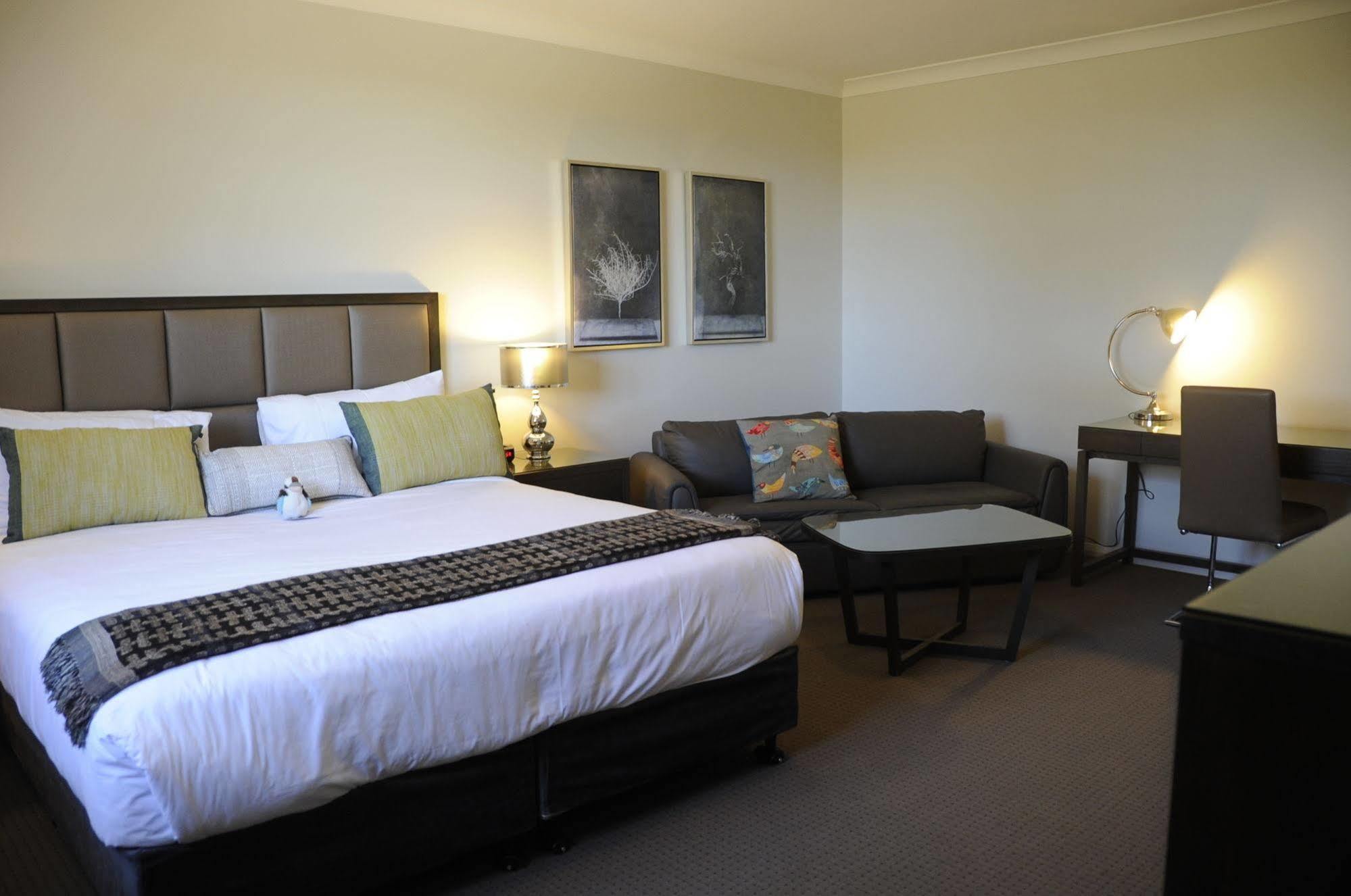 Riverside Oaks Golf Resort Cattai Екстер'єр фото